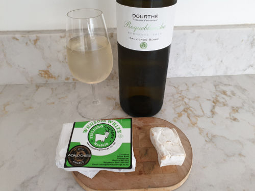 Dourthe Sauvignon Blanc and cheese