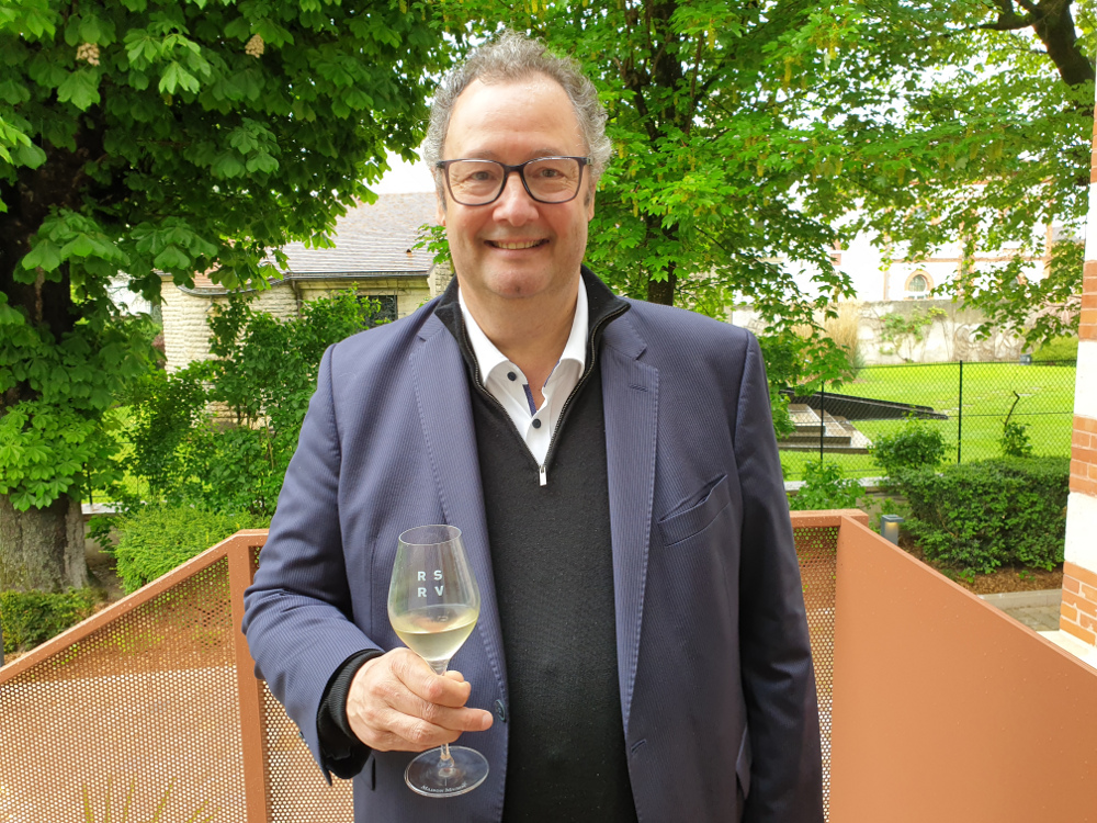 César Giron César Giron